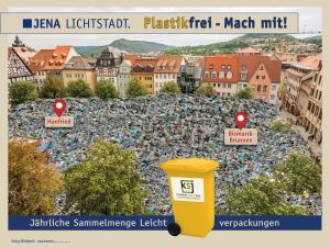 Der Jenaer Marktplatz ist bedeckt mit dem Plastikabfall der Stadt Jena eines ganzen Jahres.