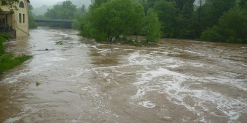 Hochwasser 2013 unterhalb Wehr in Burgau