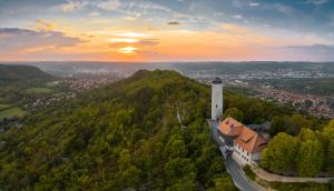 Jena in Abendstimmung mit Fuchsturm