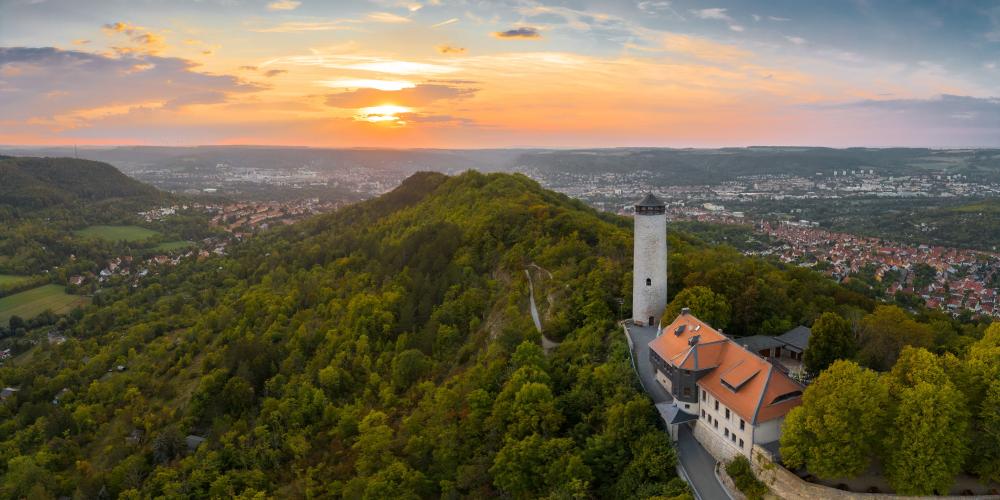 Jena in Abendstimmung mit Fuchsturm